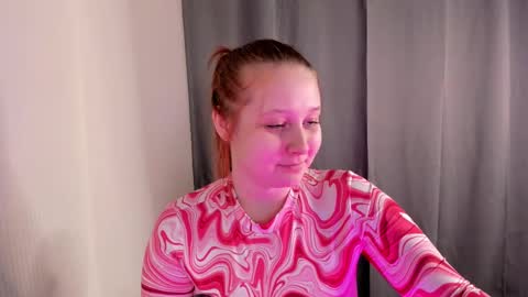 Snapshot of 070107 chatting on December 2024 05:21:02 PM Mark and Anna online show from December 2024 05:21:02 PM