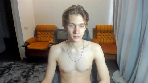 Snapshot of 0verlandd chatting on January 2025 03:33:01 AM Adam online show from January 2025 03:33:01 AM