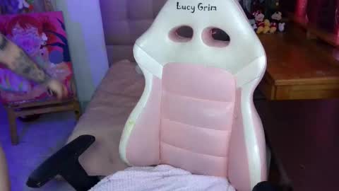 111lucygrim111 online show from December 2025 04:56:01 PM