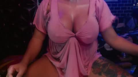Snapshot of 11inchmonstercock4u chatting on June 2026 04:31:01 AM i am trixie im Your Selfsucking Mistress online show from June 2026 04:31:01 AM
