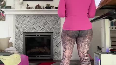 Aurora Willows online show from February 2025 09:05:02 PM