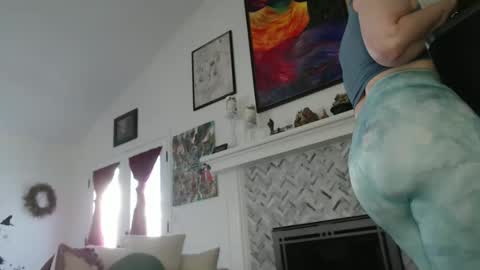 Aurora Willows online show from March 2025 04:14:02 PM