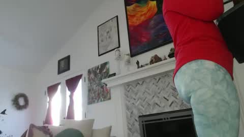 Aurora Willows online show from March 2025 08:01:02 PM