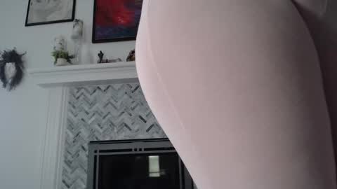 Aurora Willows online show from February 2026 04:25:02 PM