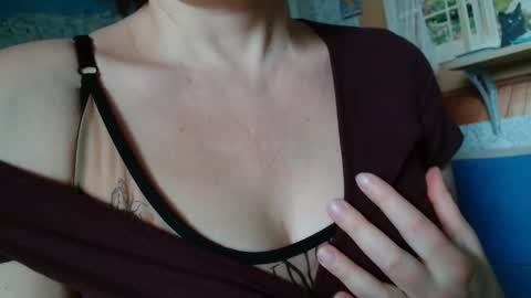 12ennie online show from March 2026 06:47:01 AM