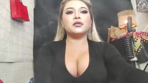 sexy kia online show from December 2025 01:24:01 AM