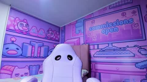 Snapshot of 18_alina chatting on November 2025 03:17:01 AM Alina online show from November 2025 03:17:01 AM