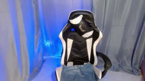 Snapshot of 18_nicole chatting on December 2024 06:28:01 PM barbie online show from December 2024 06:28:01 PM