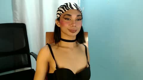 Snapshot of 18_nicole chatting on February 2025 03:07:01 PM barbie online show from February 2025 03:07:01 PM