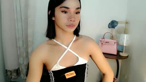 Snapshot of 18_nicole chatting on November 2025 07:58:01 AM barbie online show from November 2025 07:58:01 AM