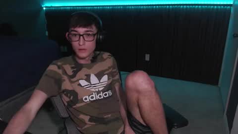 19yrboyhot online show from October 2025 12:33:02 AM