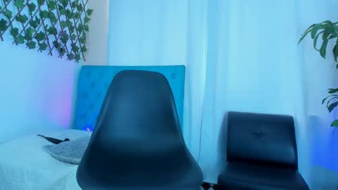 stef read my description online show from February 2025 04:46:02 PM