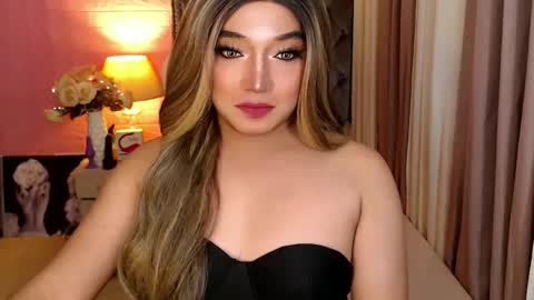 Snapshot of 1bestlover chatting on February 2025 01:42:02 PM Ekang online show from February 2025 01:42:02 PM