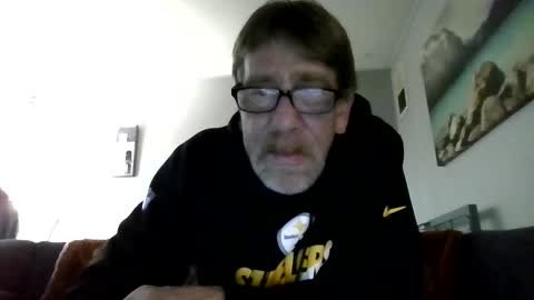 1hunglo101 online show from November 2025 10:04:02 PM