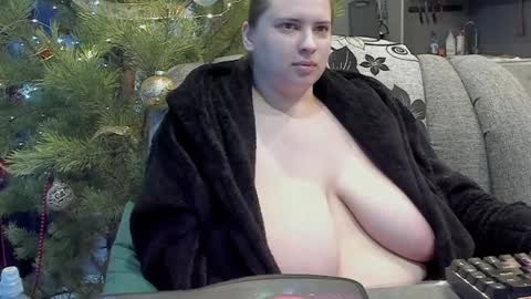 1LINDSEY1 online show from December 2024 11:17:01 AM