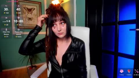 Moona  online show from November 2025 04:07:01 PM