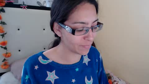 paola online show from March 2026 07:06:01 PM