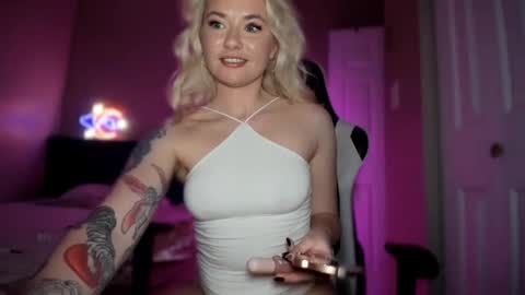 Snapshot of 1snow_bunny chatting on February 2025 02:57:02 AM Rita online show from February 2025 02:57:02 AM