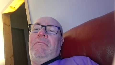 211skoosh online show from February 2026 09:00:02 PM