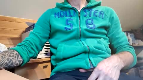 22_acacia_avenue online show from December 2025 12:25:02 PM