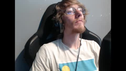 Snapshot of 2big2hype chatting on May 2026 04:23:02 PM cheif online show from May 2026 04:23:02 PM