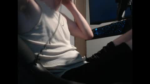 Snapshot of 2big2hype chatting on June 2026 02:03:01 AM cheif online show from June 2026 02:03:01 AM