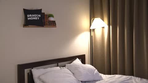 Elley  online show from September 2025 03:47:01 PM