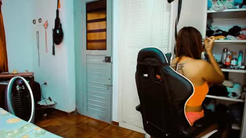 Snapshot of 2girls__dream chatting on February 2025 01:10:01 PM samantha sharon online show from February 2025 01:10:01 PM