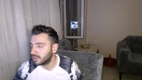 Snapshot of 2handsomeman chatting on May 2026 10:15:01 PM Berk online show from May 2026 10:15:01 PM