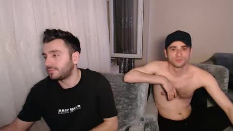 Snapshot of 2handsomeman chatting on May 2026 10:52:02 PM Berk online show from May 2026 10:52:02 PM