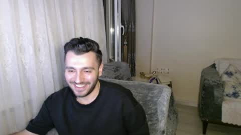 Snapshot of 2handsomeman chatting on June 2026 10:46:01 PM Berk online show from June 2026 10:46:01 PM