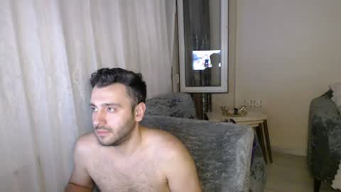 Snapshot of 2handsomeman chatting on June 2026 10:22:01 PM Berk online show from June 2026 10:22:01 PM