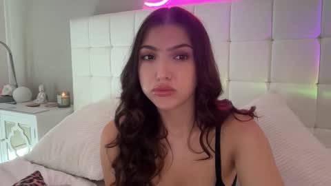 Venus Raee online show from November 2025 05:13:02 PM