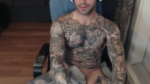 Snapshot of 420randomguy chatting on October 2025 01:31:02 AM Anomander Rake online show from October 2025 01:31:02 AM