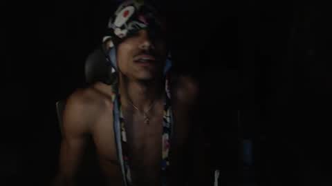 Snapshot of 4evakingsimba chatting on November 2025 05:06:01 AM yvng simba online show from November 2025 05:06:01 AM