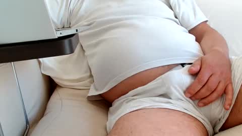 F E L I X -  -  F O ll O W      M E  online show from April 2026 07:51:02 AM