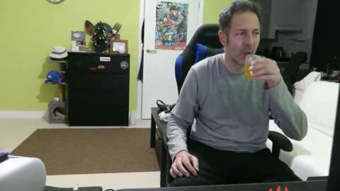 Larese Carlo online show from November 2025 06:51:02 PM