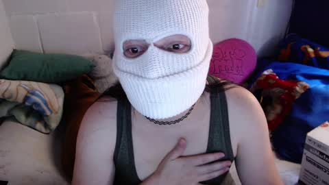 Snapshot of 666maskgirl chatting on January 2025 05:34:02 PM SHANNON online show from January 2025 05:34:02 PM