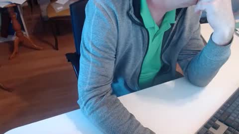 Snapshot of 69pifpaf chatting on December 2024 08:33:01 AM 69pifpaf online show from December 2024 08:33:01 AM