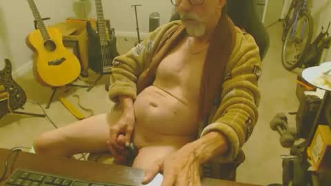 6stringer62 online show from October 2025 03:25:03 AM