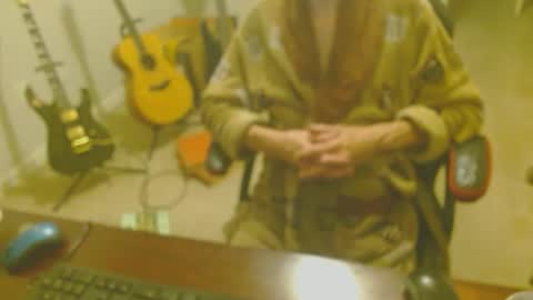 6stringer62 online show from December 2025 07:15:02 AM