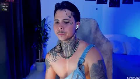 Stefan online show from December 2025 02:38:01 AM