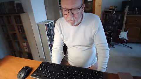  Papi  online show from March 2025 05:25:01 PM