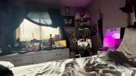 That girl online show from January 2026 06:57:02 PM