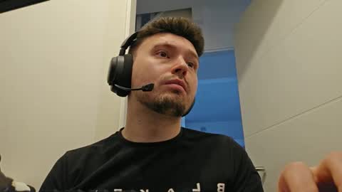 Snapshot of 8inchdude93 chatting on October 2025 09:26:01 AM 8inchdude93 online show from October 2025 09:26:01 AM