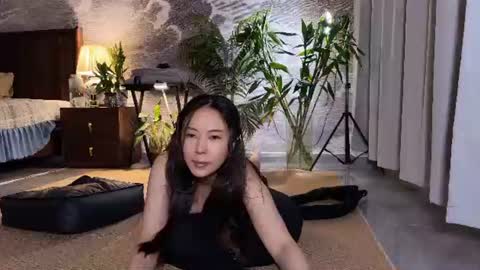 Snapshot of 9567gigi chatting on June 2026 06:37:02 AM lily online show from June 2026 06:37:02 AM