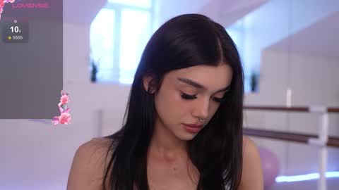 KARINA online show from September 2025 12:51:01 PM