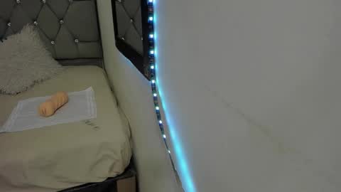 DERECK online show from February 2026 09:40:01 AM