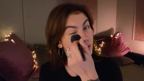 Willow online show from November 2025 09:17:01 PM