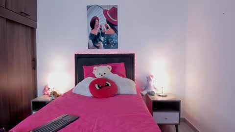 Snapshot of _alana_grey_ chatting on April 2026 04:11:01 PM _alana_grey_ online show from April 2026 04:11:01 PM